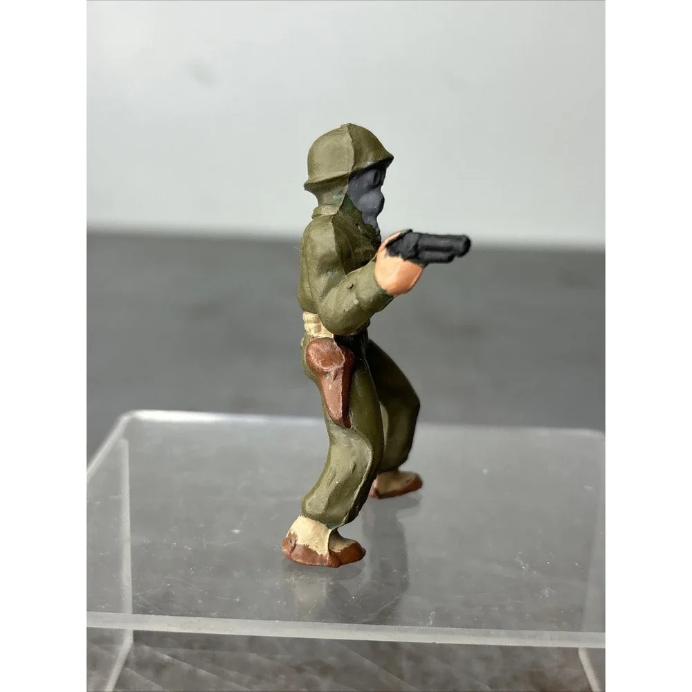 Vintage‎ WWII Painted Plastic Toy Soldier Wearing A Gas Mask Weapon
